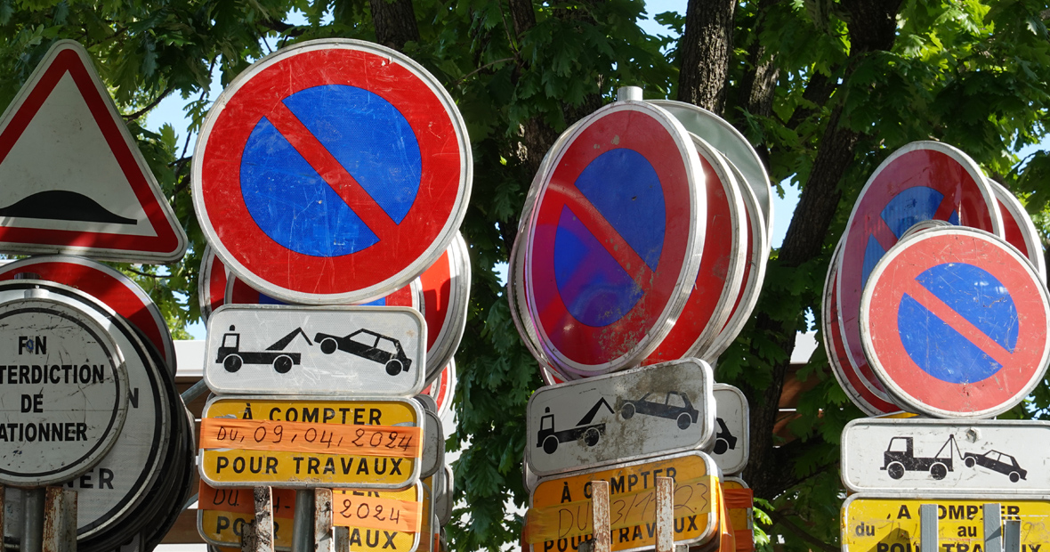 panneaux-routiers-et-communication-visuelle-assurer-une-information-claire-et-precise-sur-les-chantiers